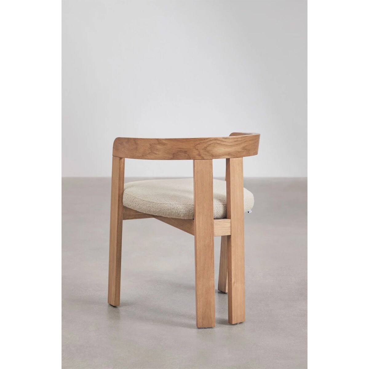 Krzesło z podłokietnikami, jasne drewno, kremowe bouclé, Yvonne