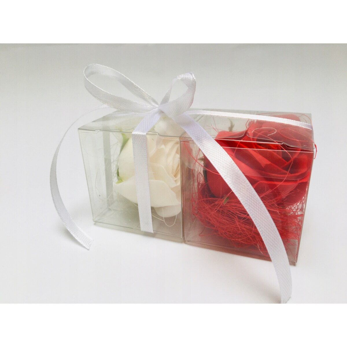 FLOWER BOX KWIATY MYDLANE RÓŻA BIAŁO CZERWONA na prezent upominek podarunek