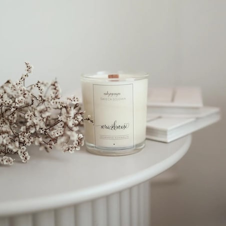 Świeca sojowa w szklance 180 ml - Wrażliwość JEDWABNA KONWALIA