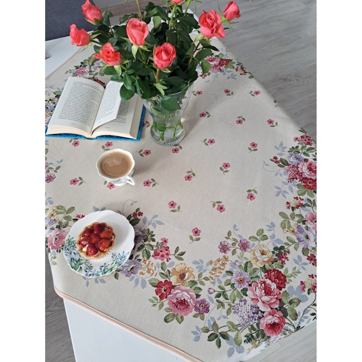 Obrus Na Stół 100X100 Cm Ozdobny Dekoracyjny Róże