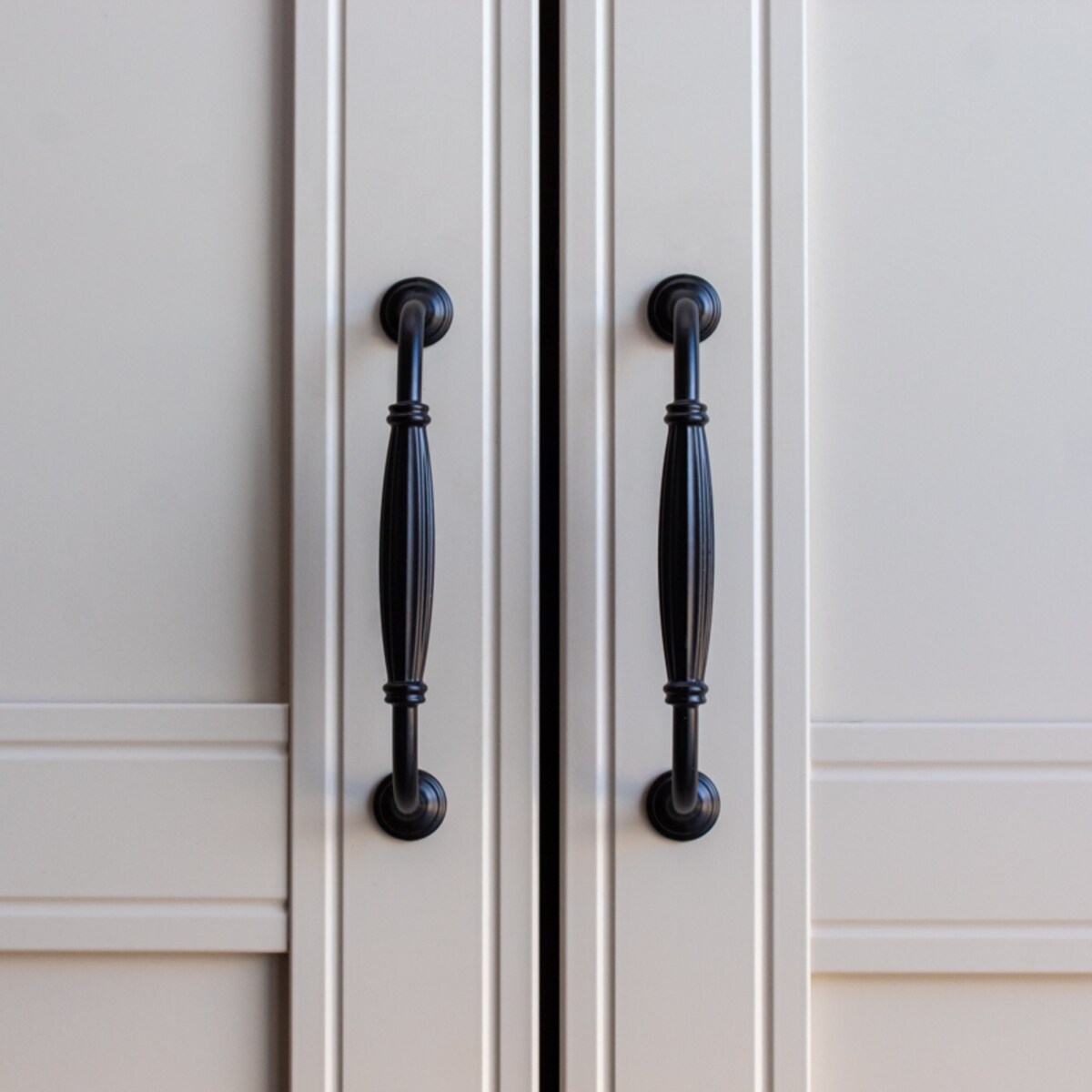 10x Uchwyt do mebli czarny zestaw uchwytów meblowych klasyczny 128 mm