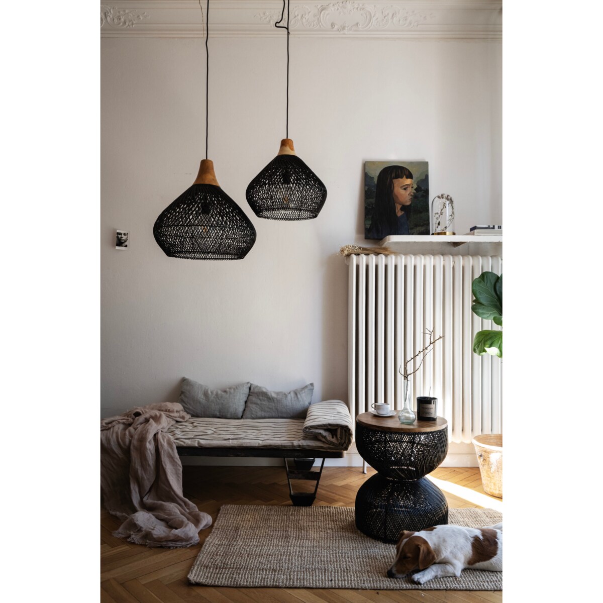 Rattanowa lampa z drewnem teakowym BAND w rozmiarze L - czarna