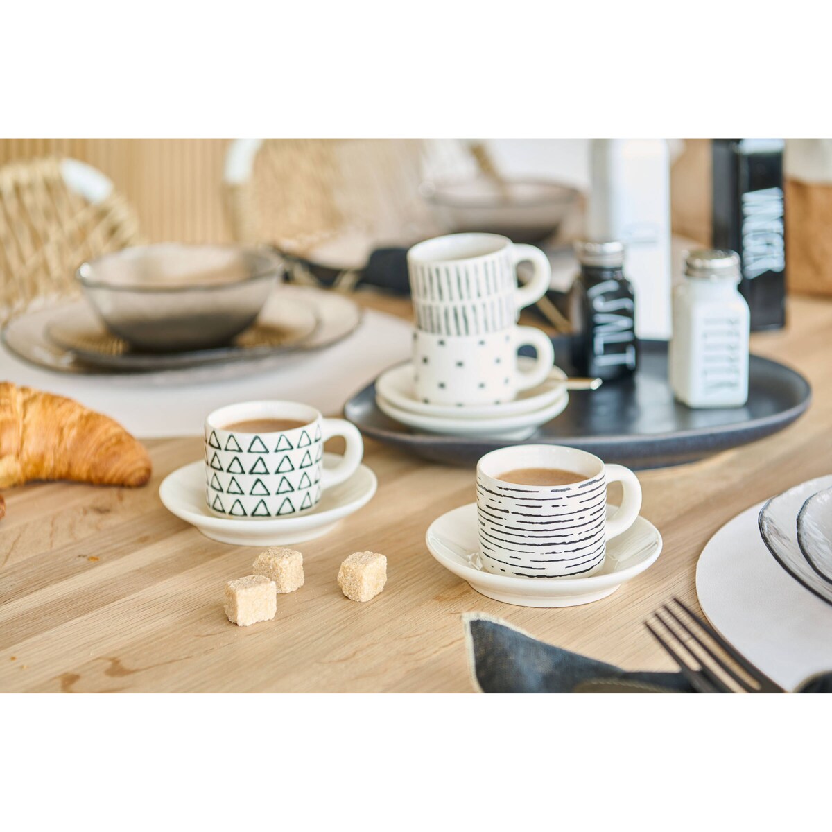 Pieprzniczka z metalowym wieczkiem