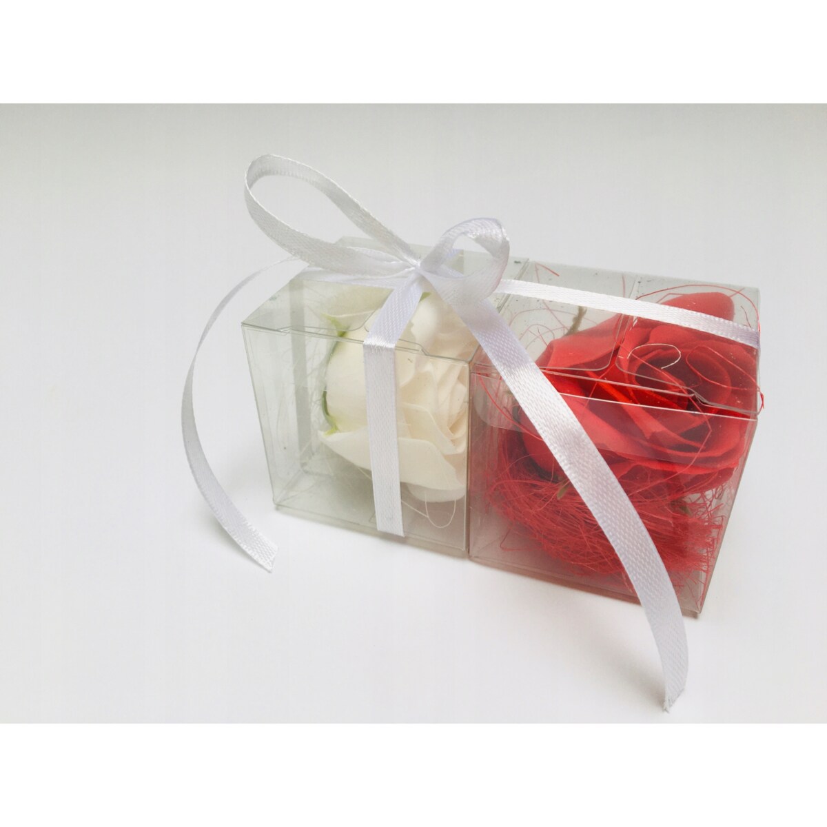 FLOWER BOX KWIATY MYDLANE RÓŻA BIAŁO CZERWONA na prezent upominek podarunek