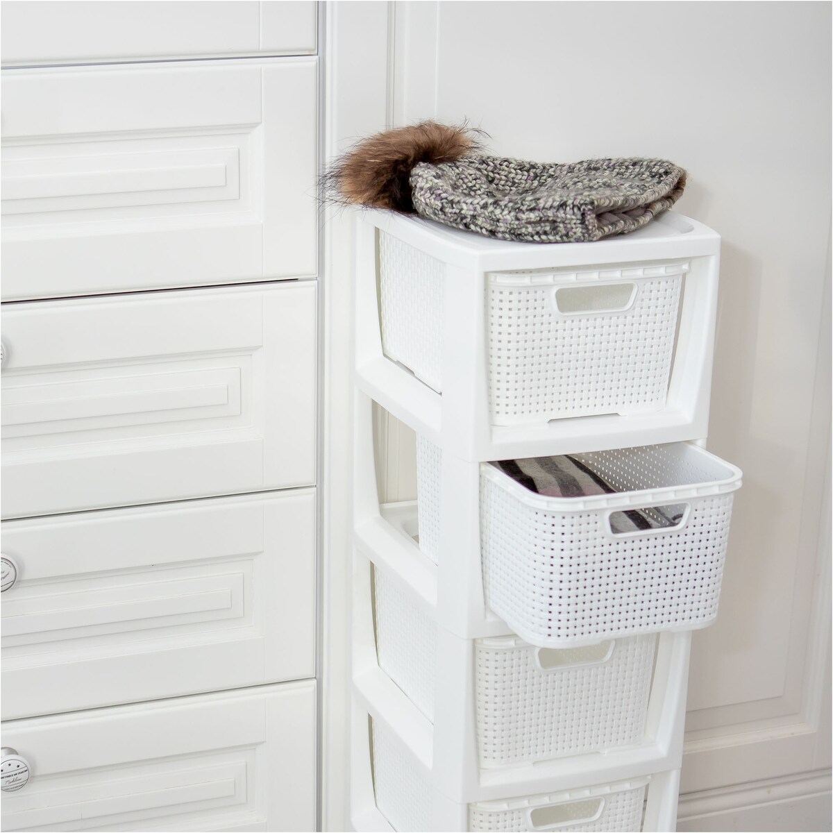 Regał Stojak Łazienkowy Rattanowy Szafka Z Koszami 4 X 7L Biały