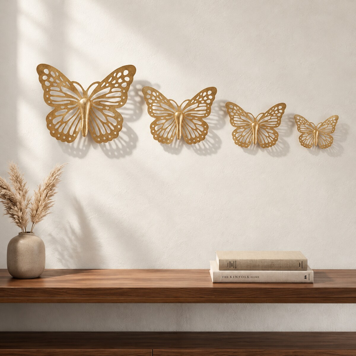 Zestaw 4 dekoracji ściennych Butterflies, kolor złoty, żelazo, wysokości 29, 19, 16 i 12 cm, motyw: motyle, do salonu i przedpokoju, Mauro Ferretti