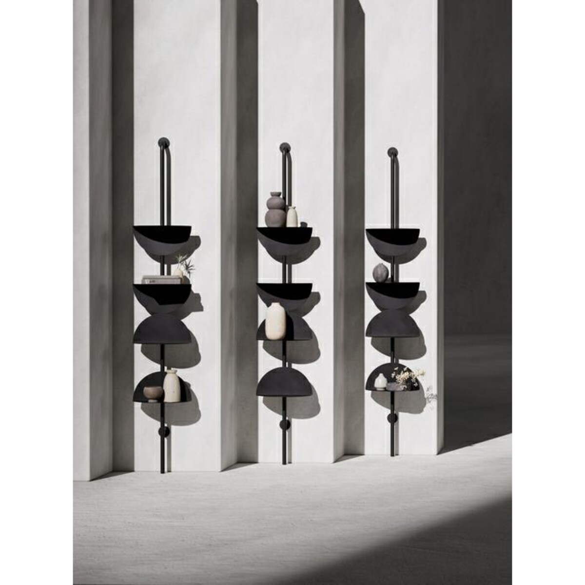 UMBRA regulowane półki ścienne SOLIS czarne