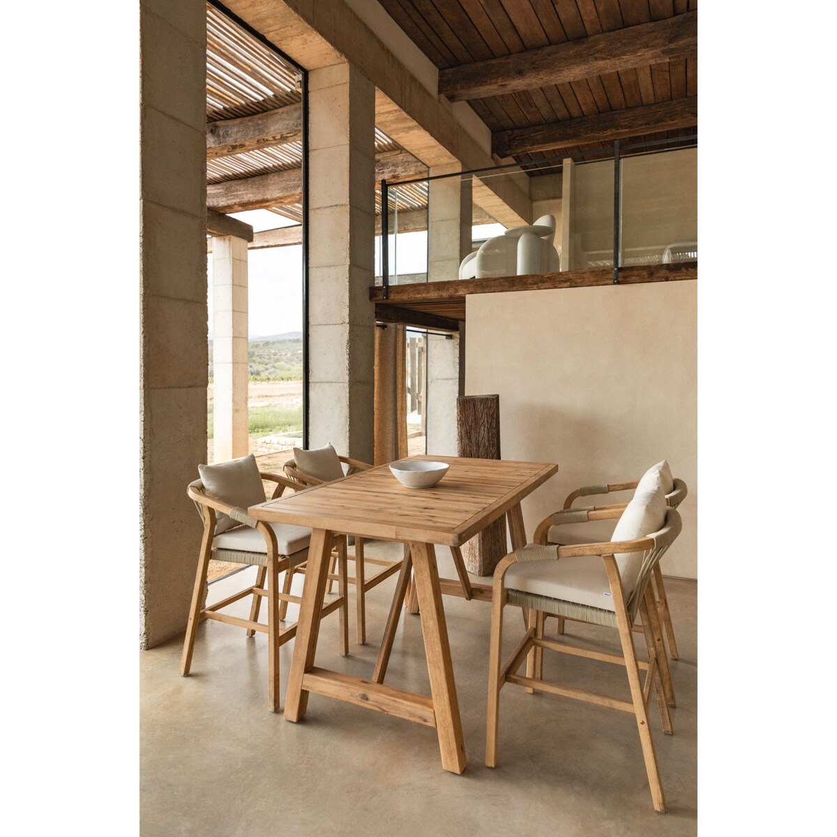 Prostokątny wysoki stół i 4 wysokie krzesła z drewna akacjowego Dubai