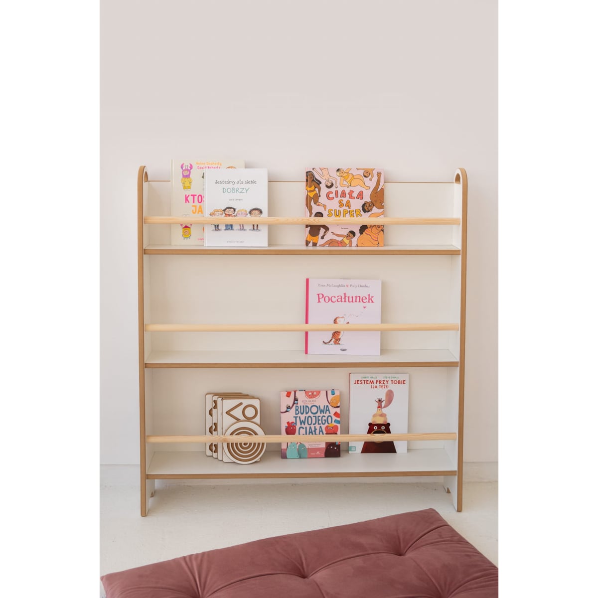 WIDE - wąska biblioteczka do ściany