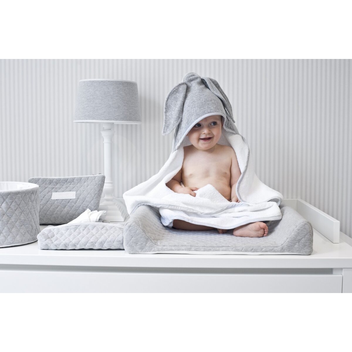 Ręczniczek szary z uszkami