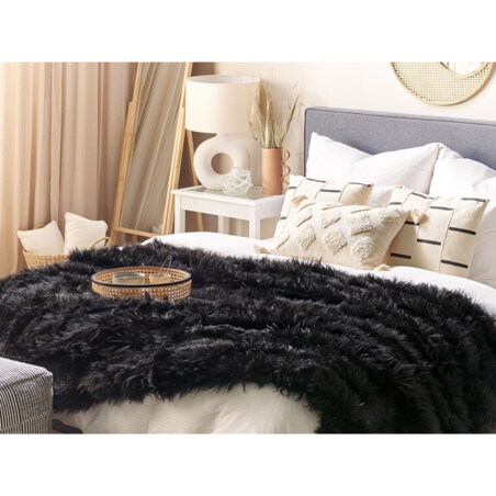 Narzuta na łóżko 150 x 200 cm czarna DELICE