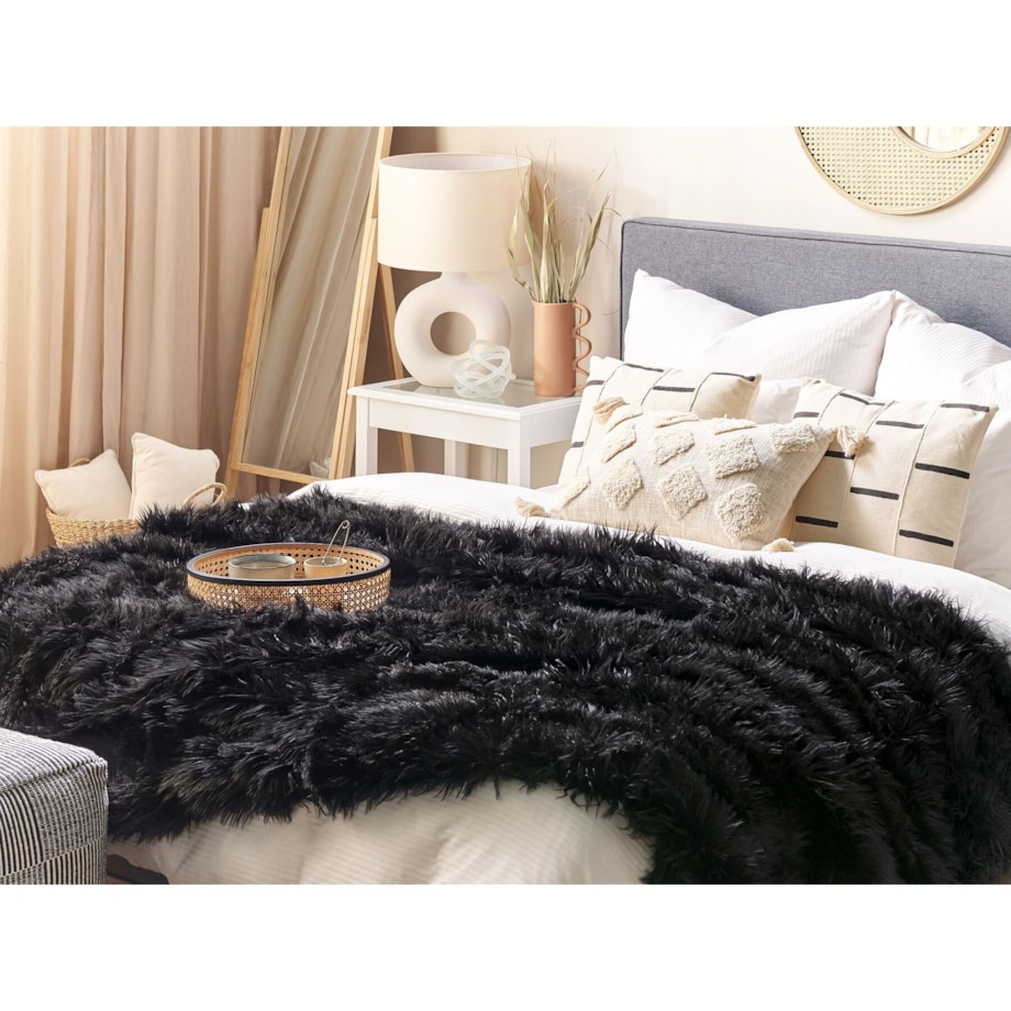 Narzuta na łóżko 150 x 200 cm czarna DELICE