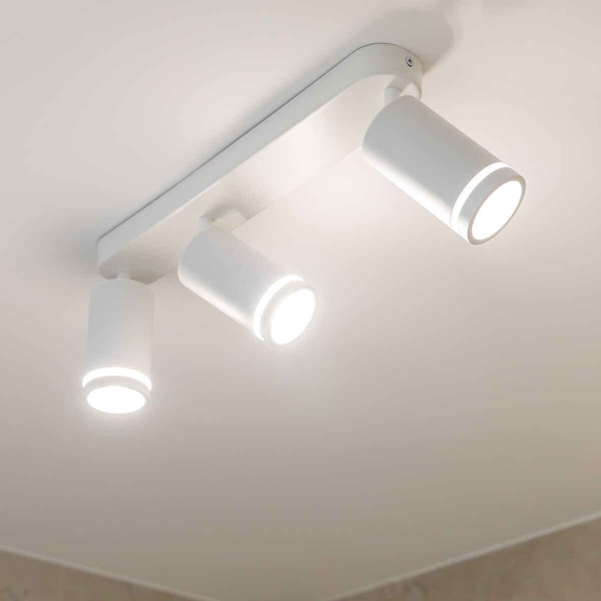 Lampa reflektor spot JET WHITE 6915 TK Lighting biała 3xGU10 regulowana do salonu i kuchni