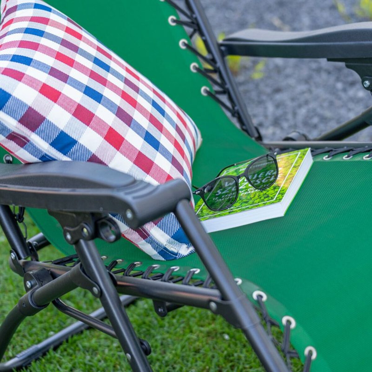 Leżak ogrodowy zielony Delux z systemem grawitacyjnym