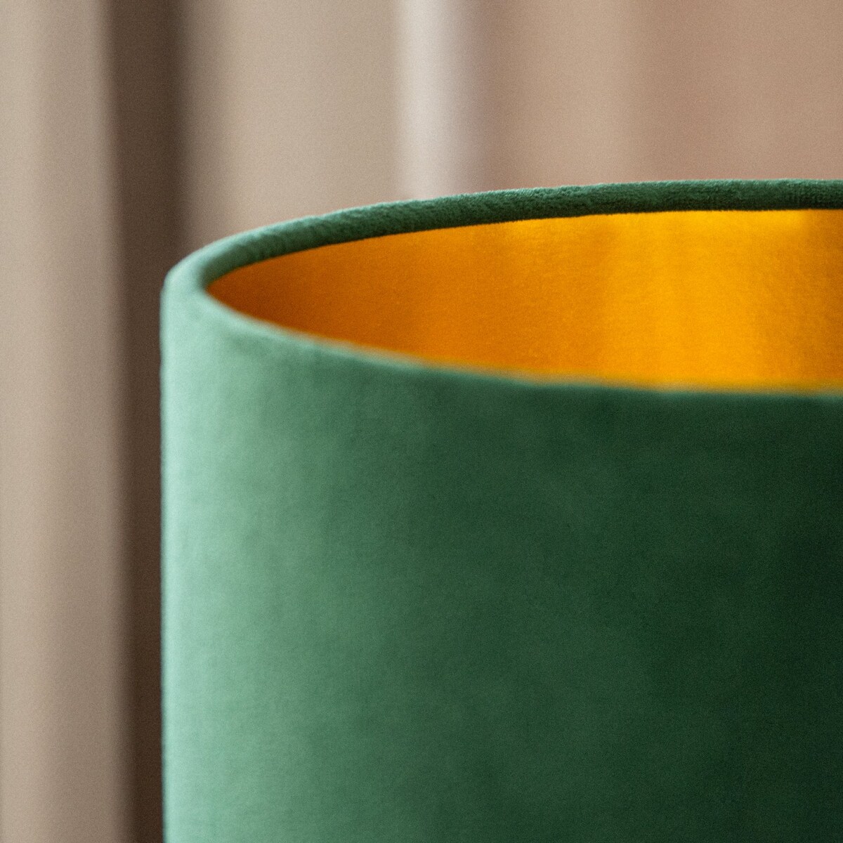 KONSIMO NIPER elegancka lampa stołowa złoto-zielony