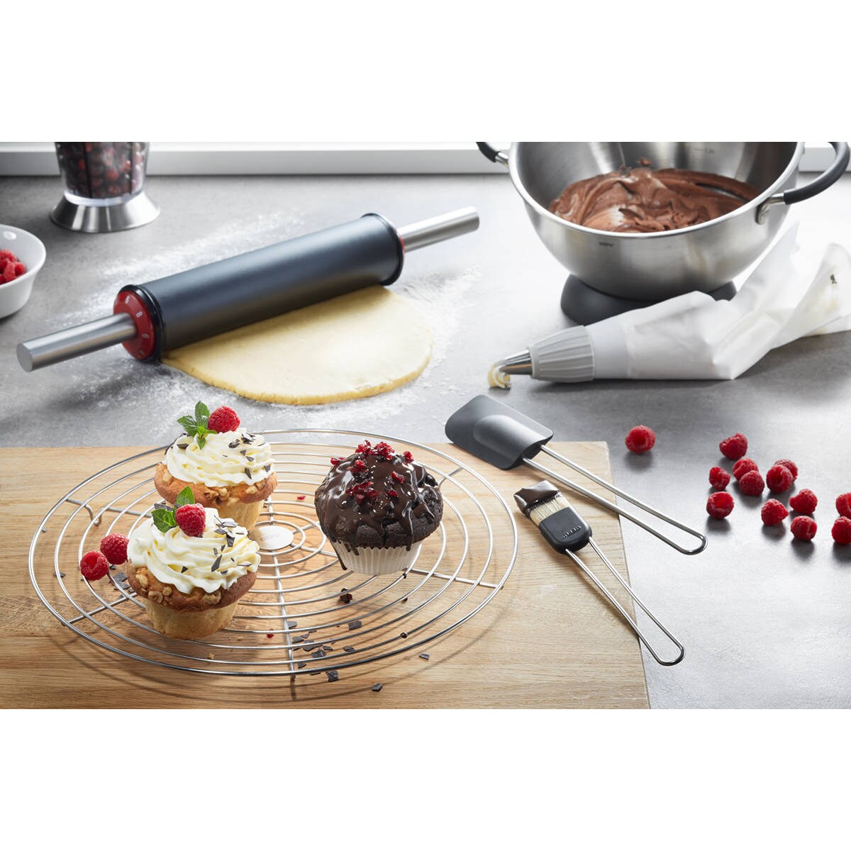 Rękaw cukierniczy z wymiennymi końcówkami DECORE