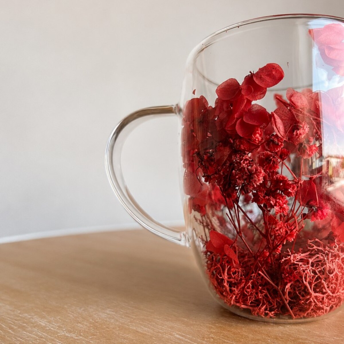 Szklanka termiczna z kwiatami w środku, pełne kwiatów mix, czerwone red 300ml 1szt SZK193
