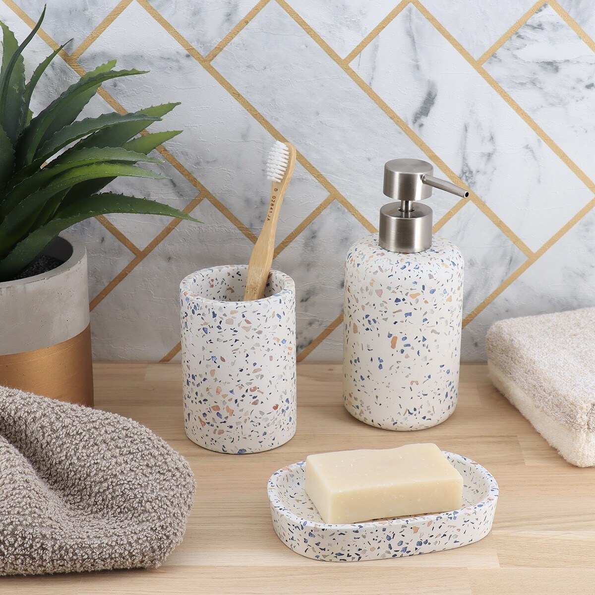 Dozownik na mydło 17x7,5 x7,5 cm NIXIE 220 ml