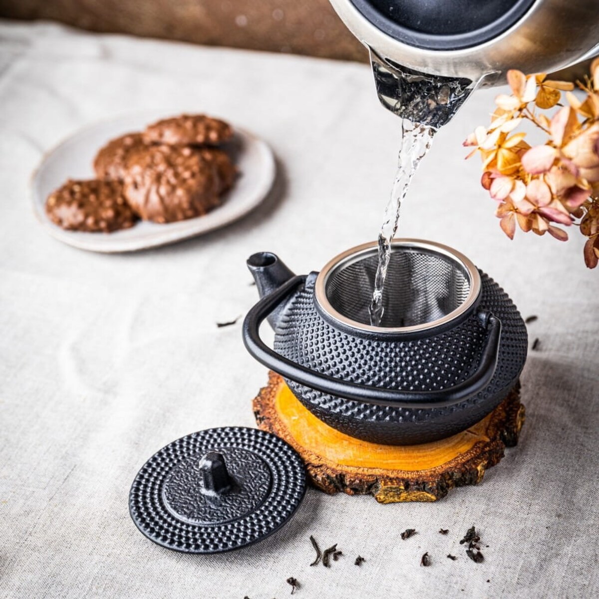 Czajniczek żeliwny Zaparzacz do herbaty ziół 0.3L KINGHOFF