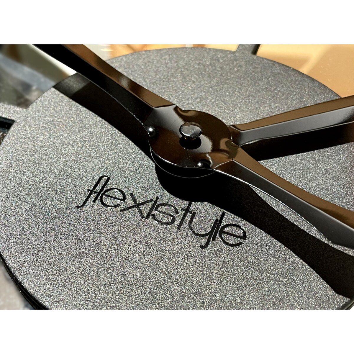 Metalowy zegar ścienny czarny lustro 50cm