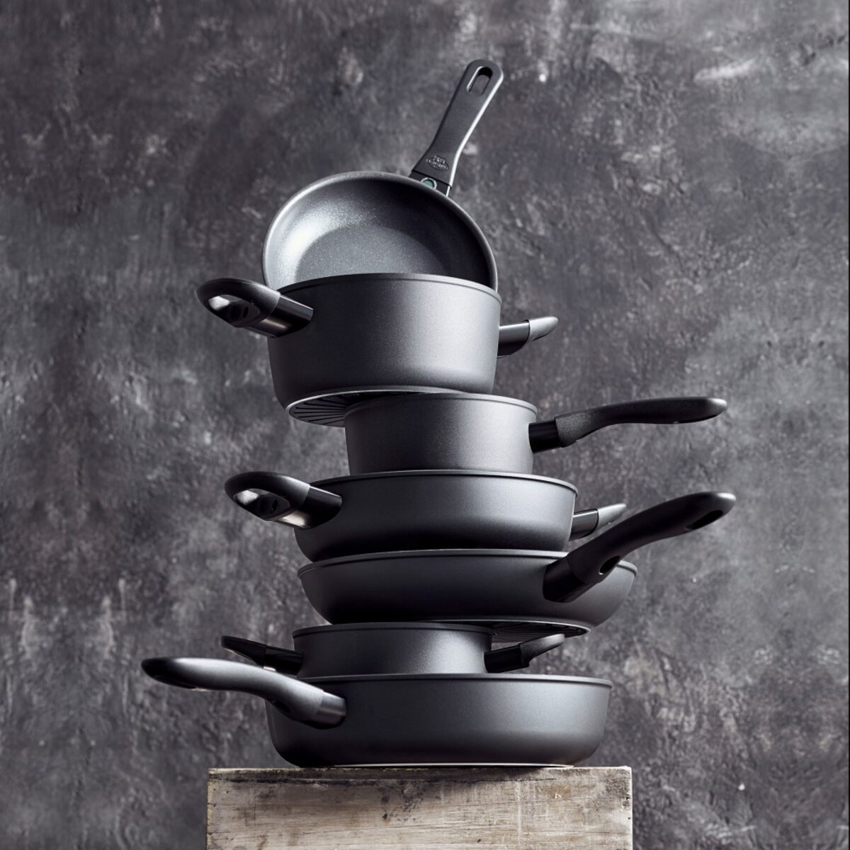 Patelnia głęboka z 2 uchwytami Ballarini Avola - 24 cm