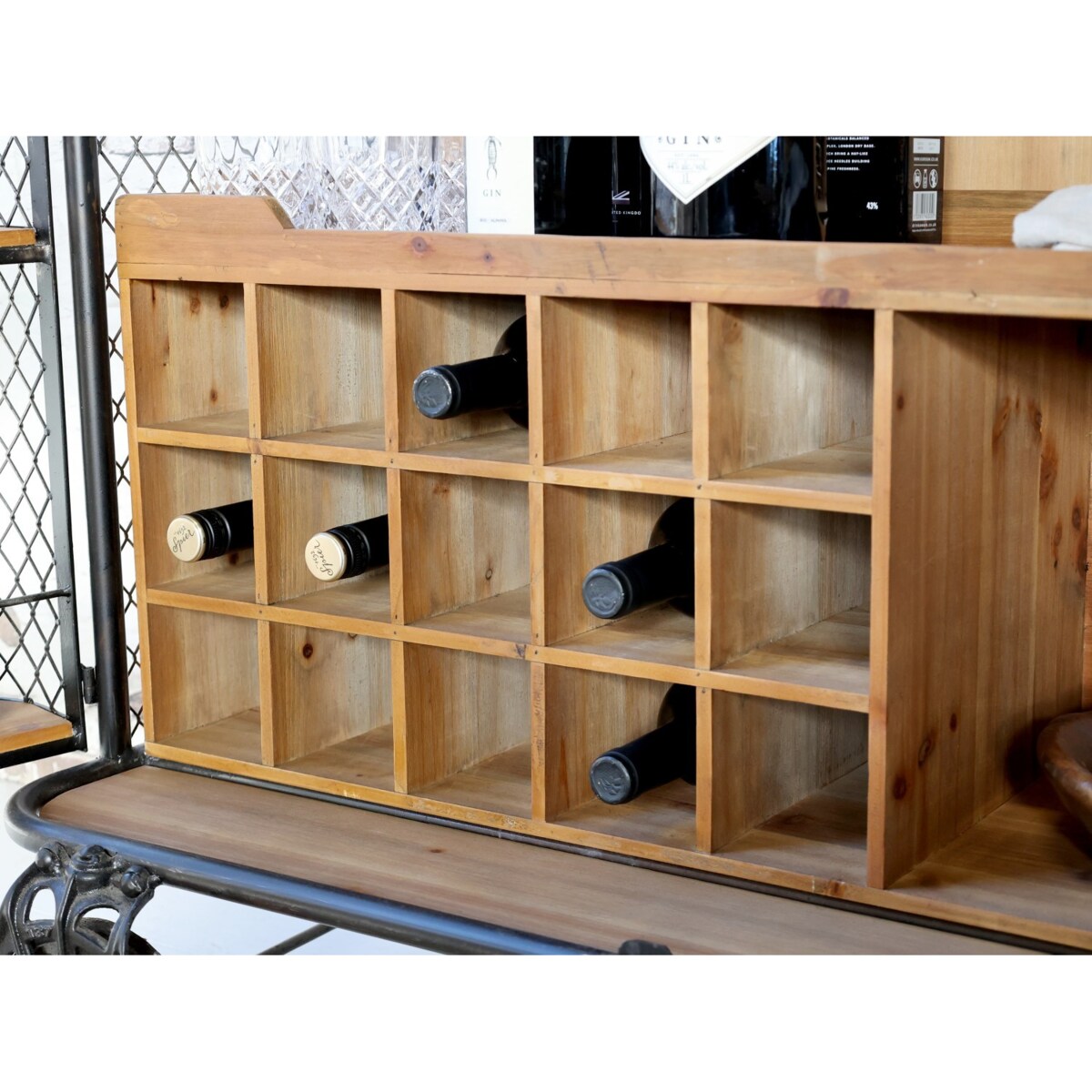 Komoda barowa na kółkach z siatką 94,5 cm