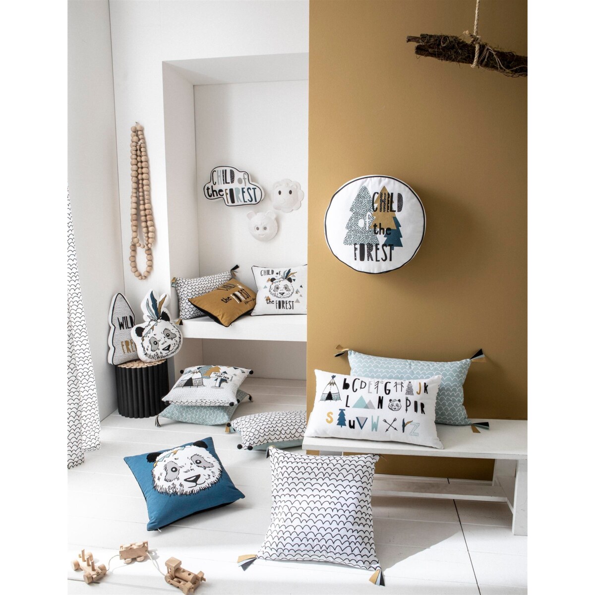 Poduszka dla dziecka THE FOREST z napisem, TODAY