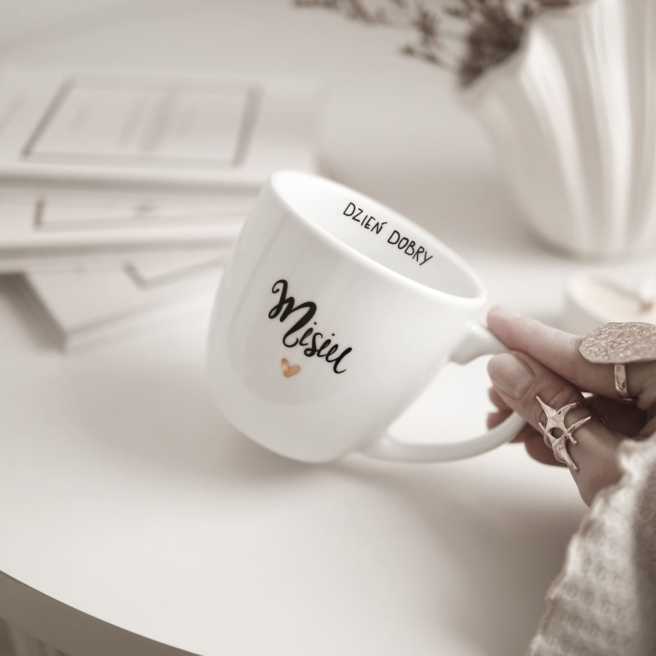 Biały Kubek Porcelanowy 300 ml - Napis Dzień Dobry Misiu ze Złotym Sercem dla Partnera na Rocznicę