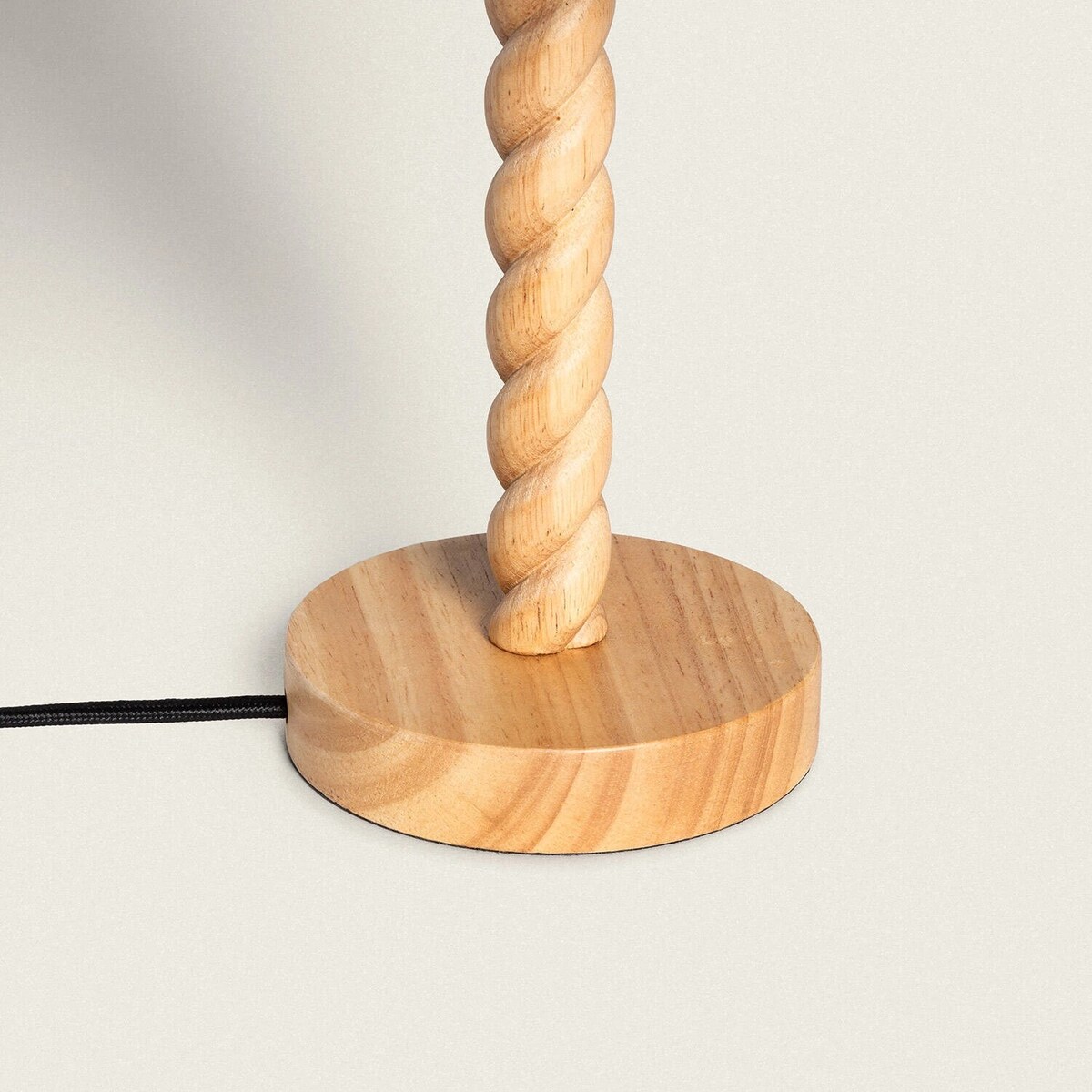 Lampa stołowa z drewniana szara Plisse 41 cm