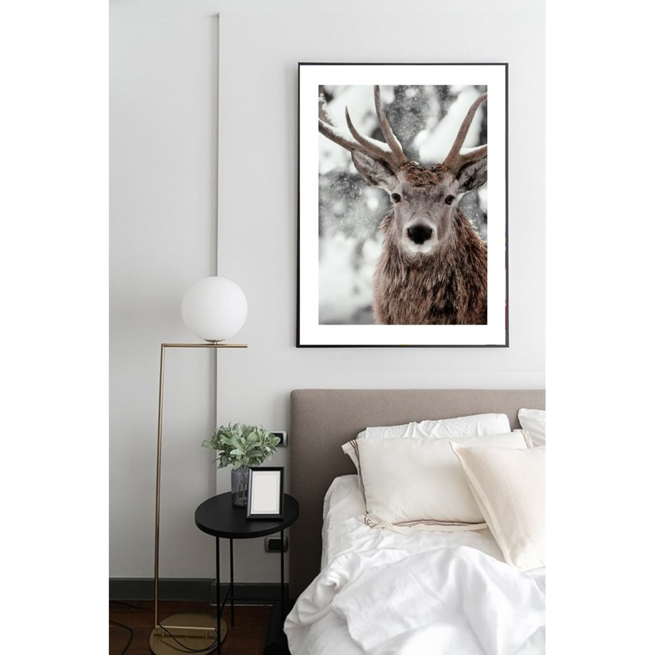 Poster Story, Plakat, Obraz - Jeleń w Płatkach Śniegu, wymiary 60 x 84 cm