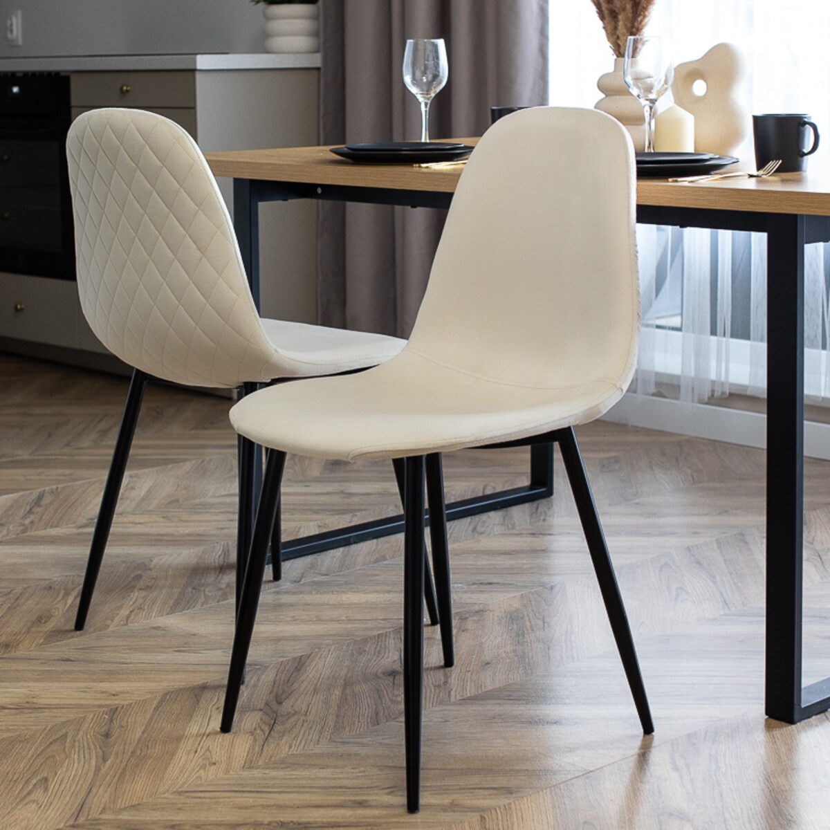 Krzesło tapicerowane do salonu jadalni welurowe beżowe loft