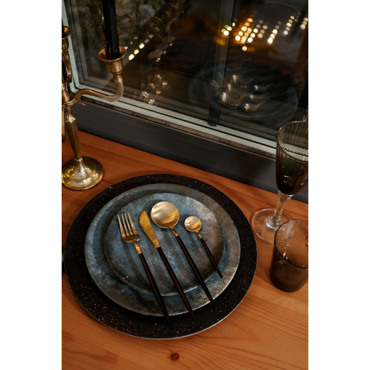 Ozdobny talerz deserowy