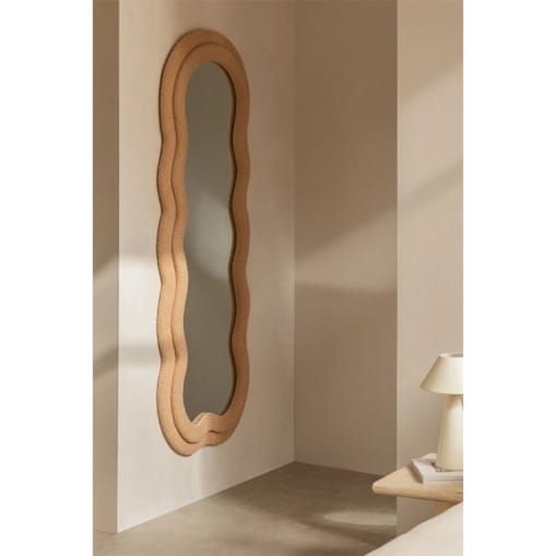 Lustro w falistej ramie bouclé brzoskwiniowe 160x60 cm
