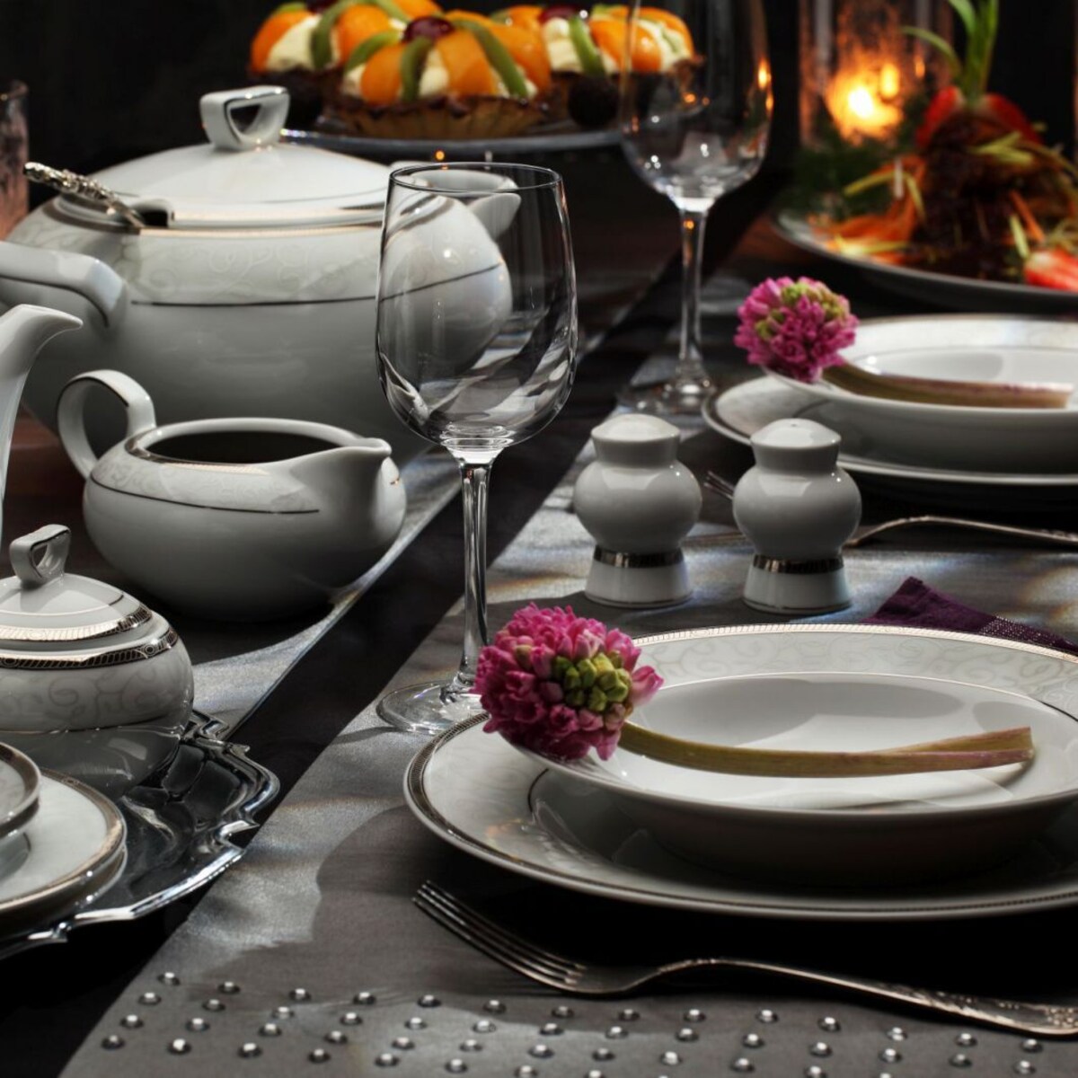 Serwis obiadowy dla 12 osób 44 el. Yvonne Kornelia E606