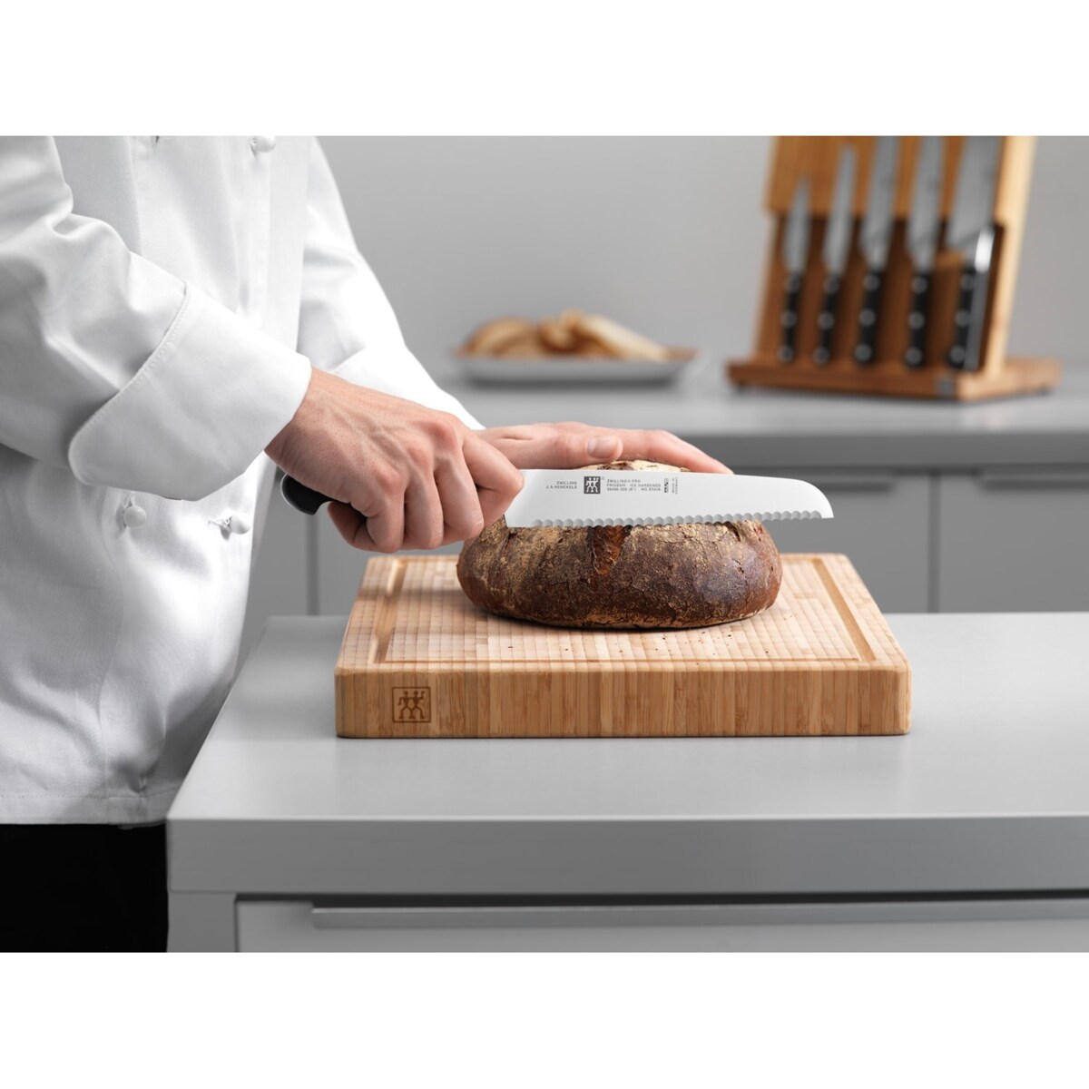 Nóż do pieczywa Zwilling Pro - 20 cm