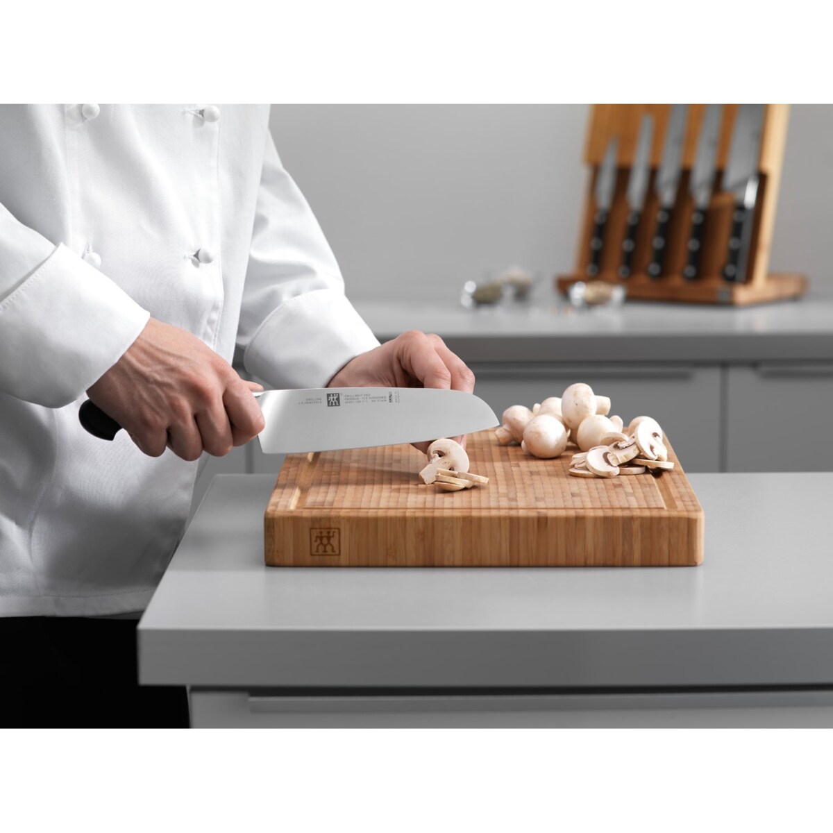 Nóż Santoku Zwilling Pro - 18 cm