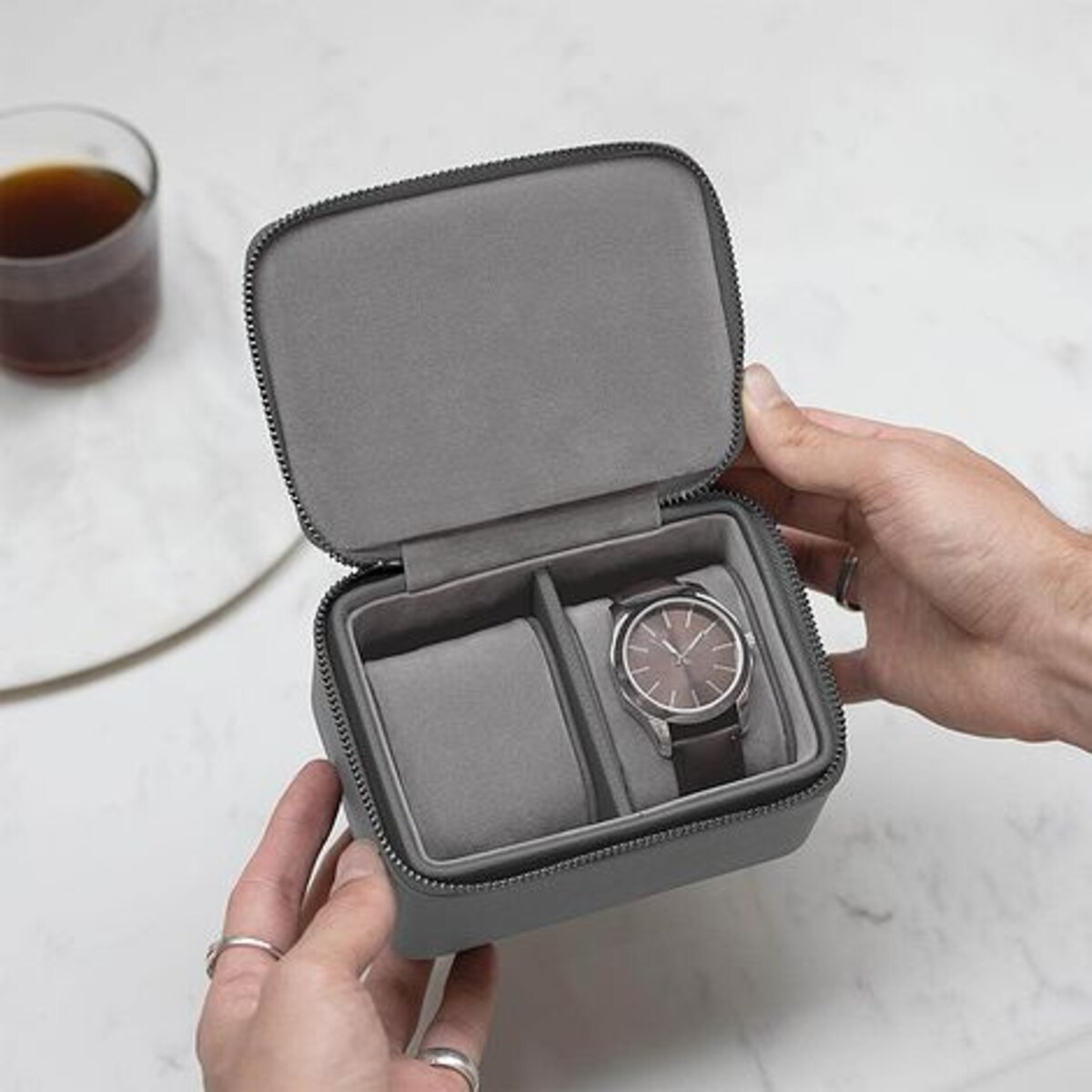 Pudełko na zegarki podróżne Stackers Pebble dwukomorowe ciemnoszare