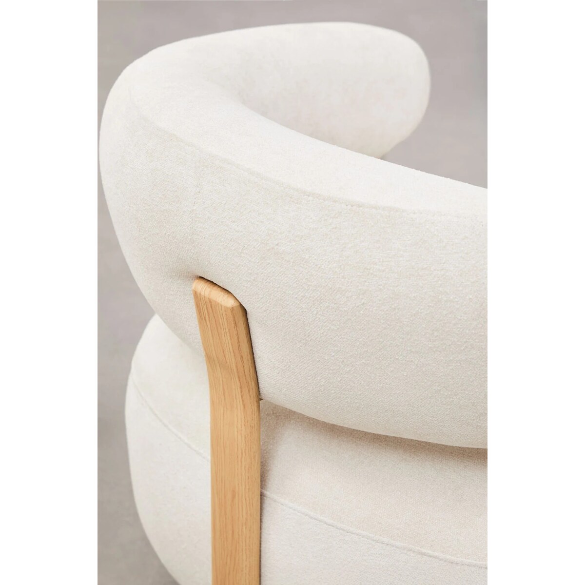 Fotel z tkaniny szenilowej Jolie, jasne drewno, kremowo-beżowy