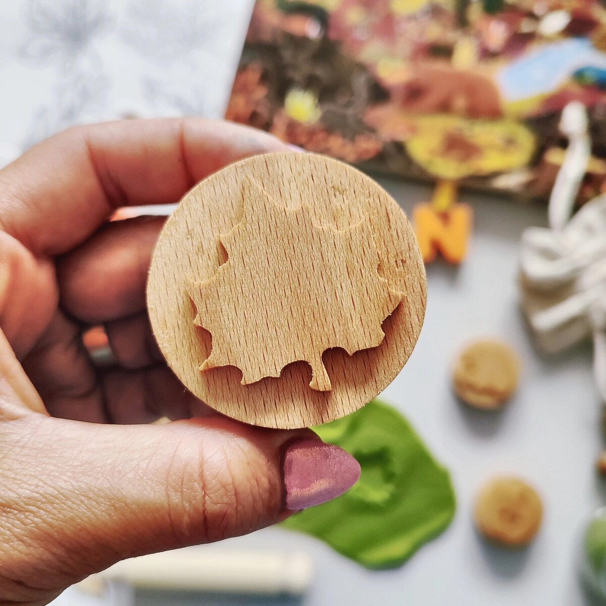 Drewniane stemple Jesień Tuż Tuż