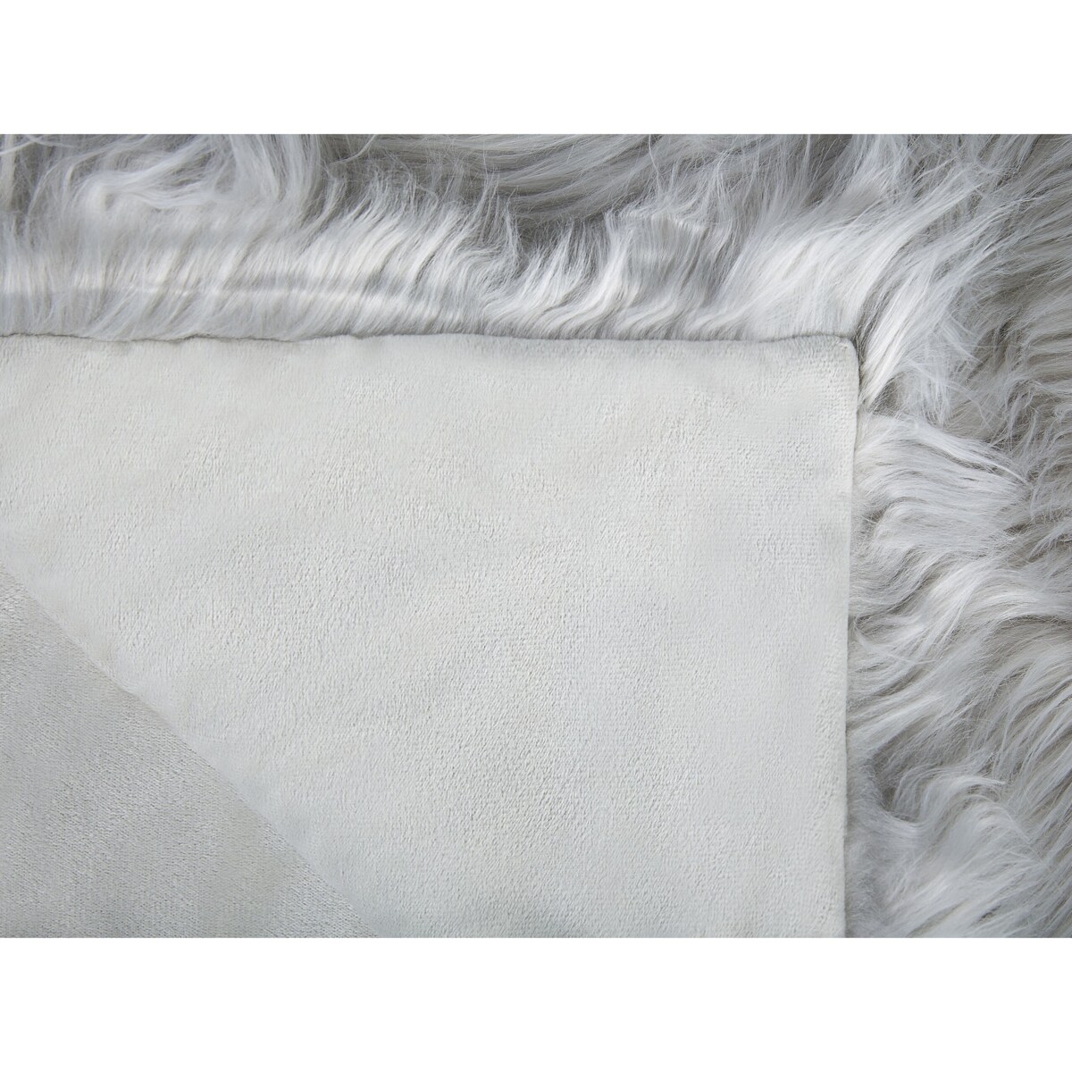 Narzuta na łóżko 200 x 220 cm szara DELICE
