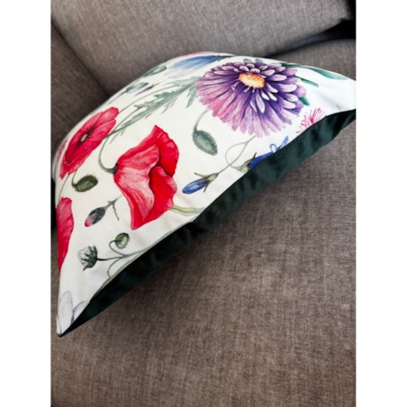 Dekoracyjna poszewka w kolorowe kwiaty 45x45