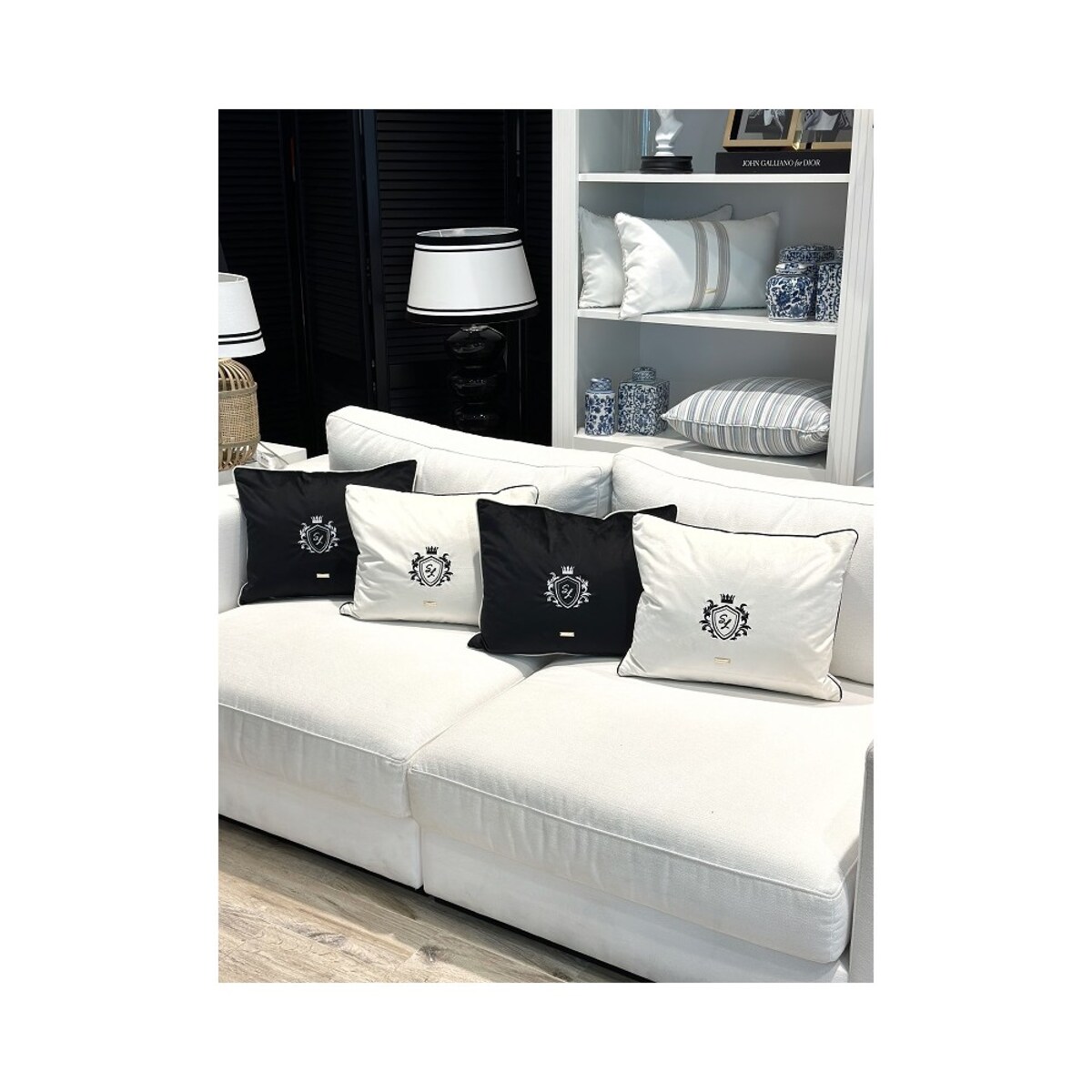 Poduszka dekoracyjna Royal Velvet black&cream SL Collection M