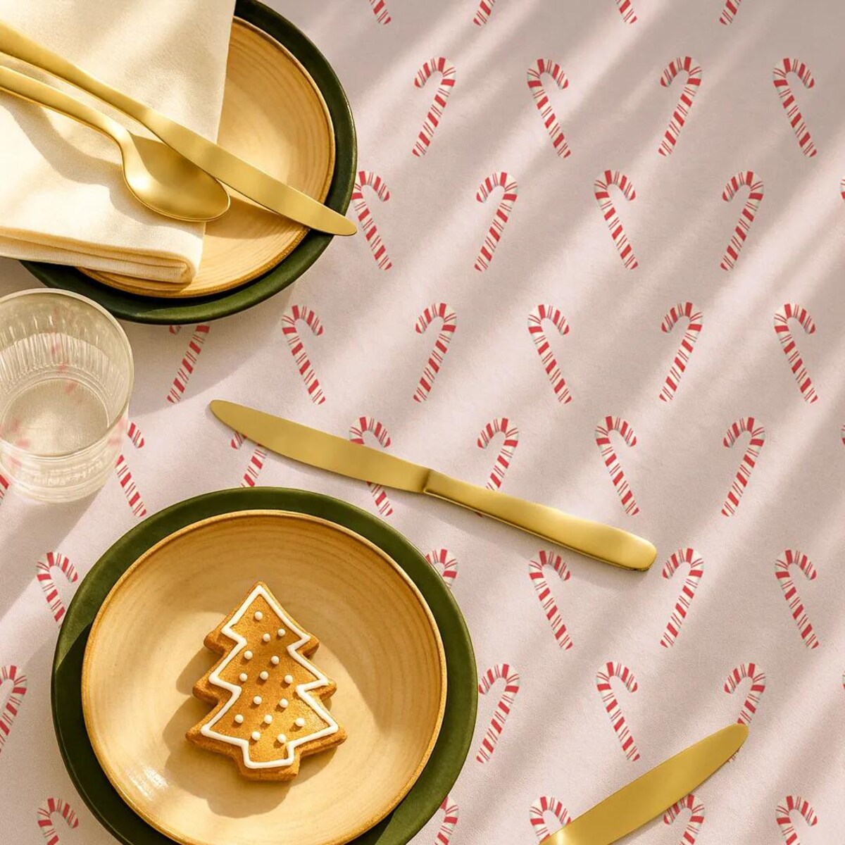 Obrus świąteczny - Laski cukrowe - różowy 140x220 cm