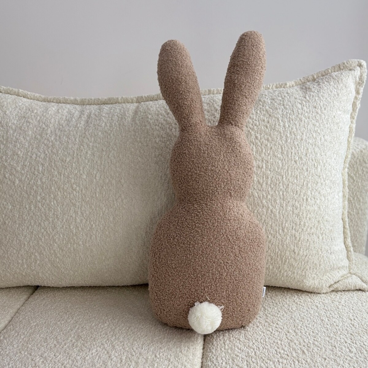 Poduszka minimalistyczny Zając boucle beżowy