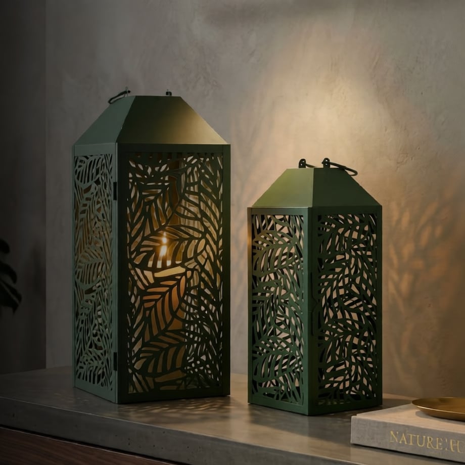 Zestaw 2 lampionów dekoracyjnych Carving, kolor zielony, metal, wysokości 44 i 34 cm, styl nowoczesny, dekoracja do salonu, Mauro Ferretti