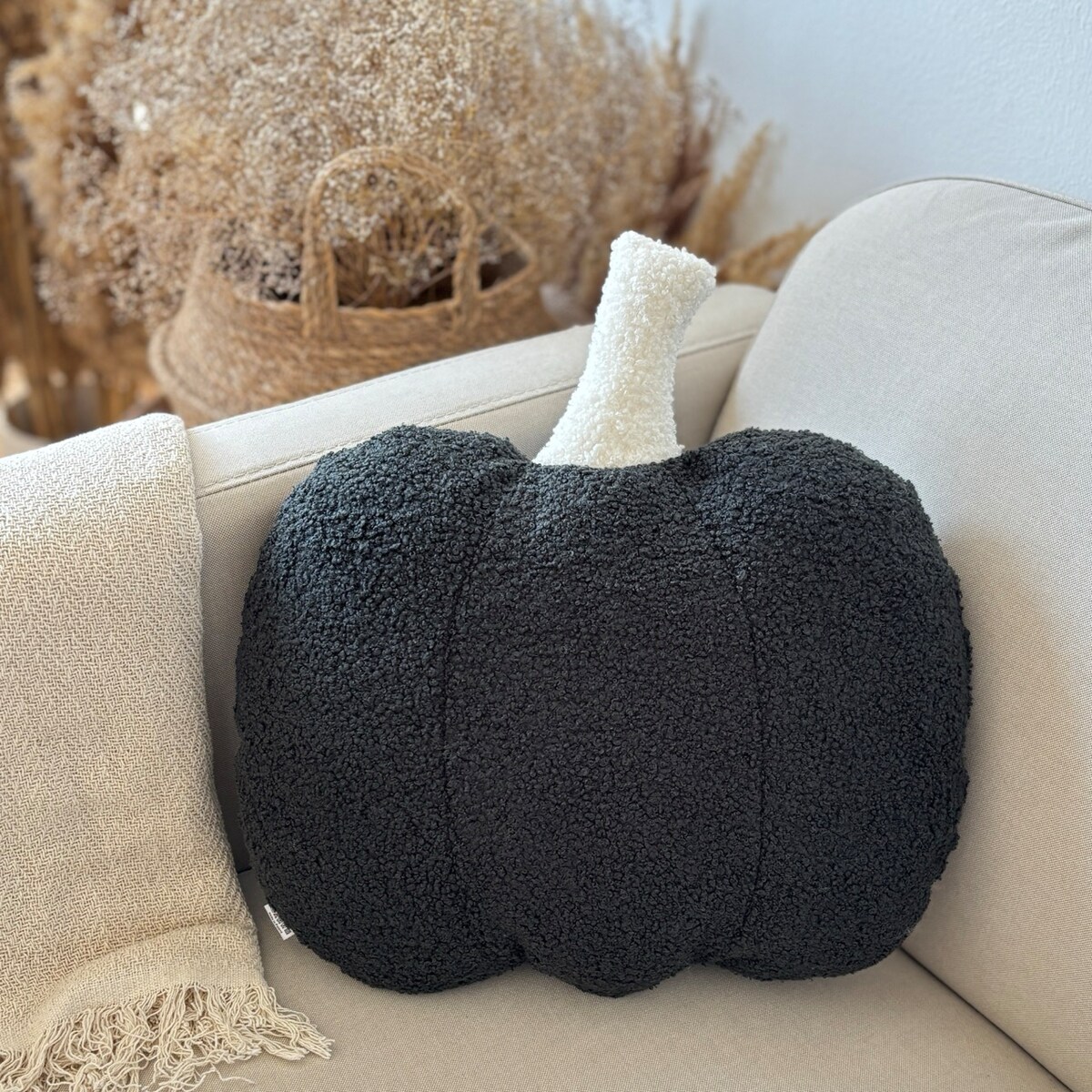 Poduszka jesienna Dynia boucle czarna