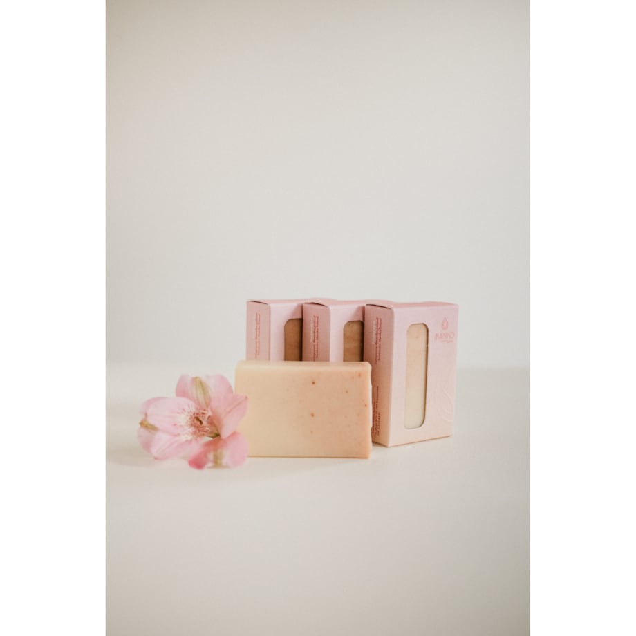 Naturalne mydło z kwasem jabłkowym i różową glinką- Natural soap with malic acid and pink clay