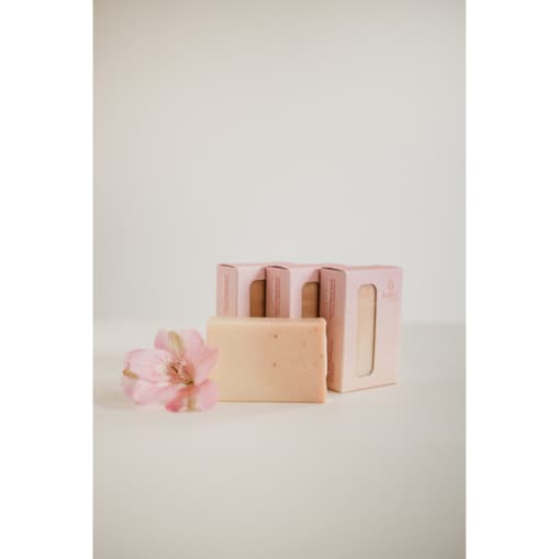 Naturalne mydło z kwasem jabłkowym i różową glinką- Natural soap with malic acid and pink clay