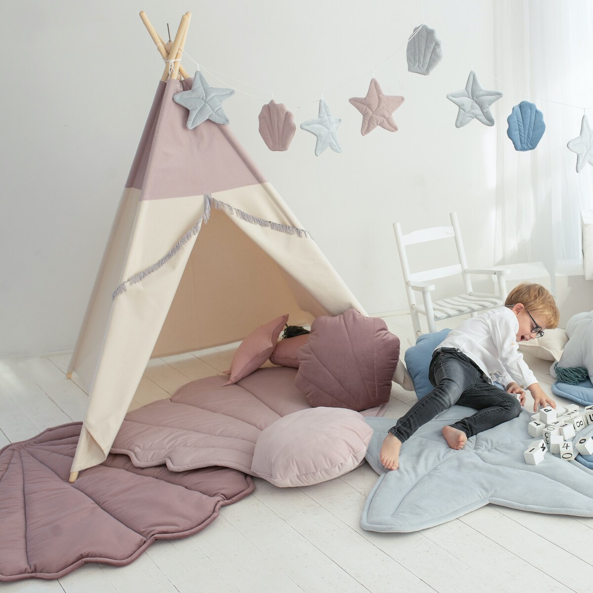 Poduszka muszelka Velvet Dusty Pink Shell