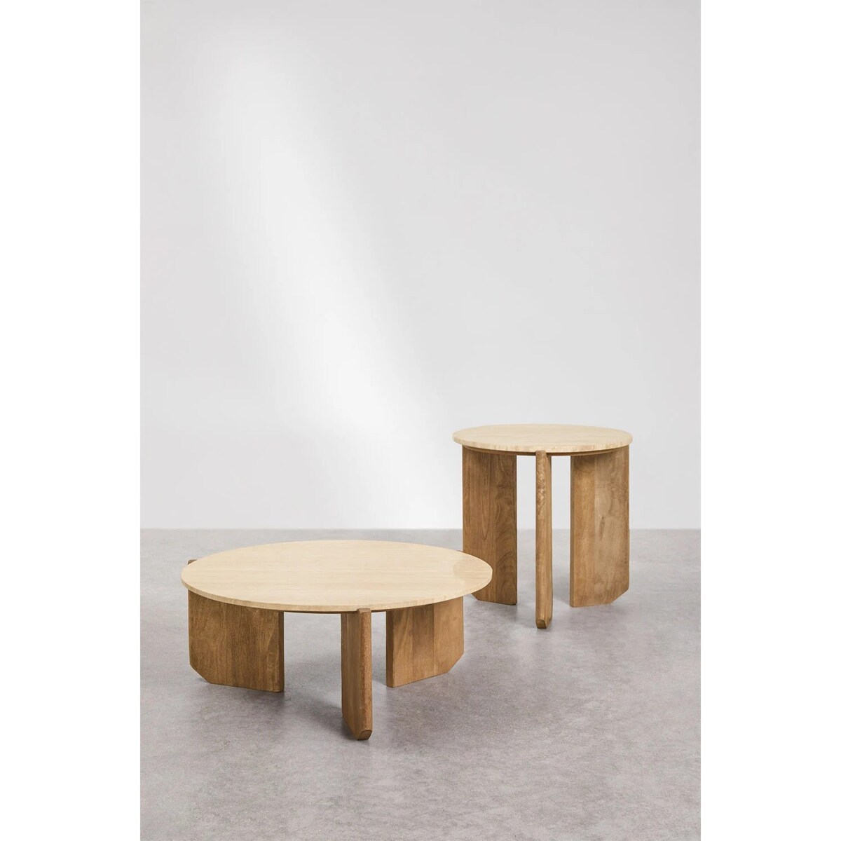 Komplet 2 stolików kawowych z trawertynu i drewna mango Lavinia